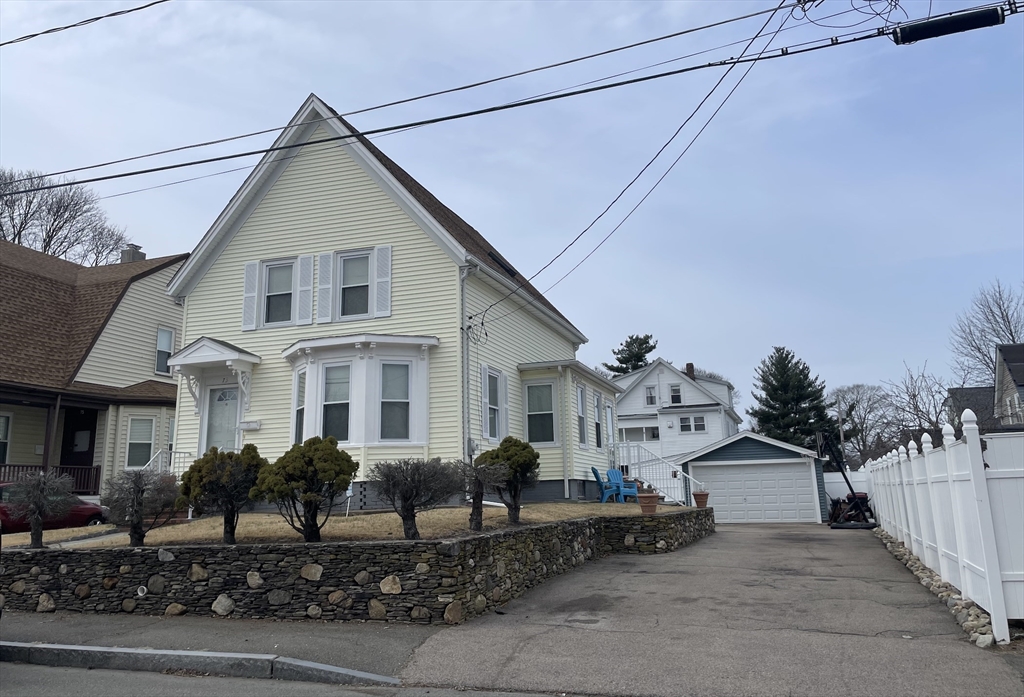 73 Lowell St, Brockton, Massachusetts, 3 Bedrooms Bedrooms, 6 Rooms Rooms,1 BathroomBathrooms,Residential,For Sale,Lowell St,73492914