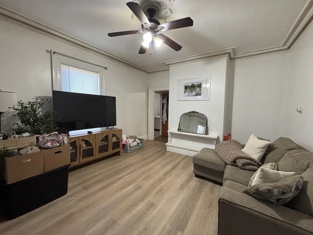 54 Tudor, Lynn, Massachusetts, 1 Bedroom Bedrooms, 3 Rooms Rooms,1 BathroomBathrooms,Residential Lease,For Rent,Tudor,73492949