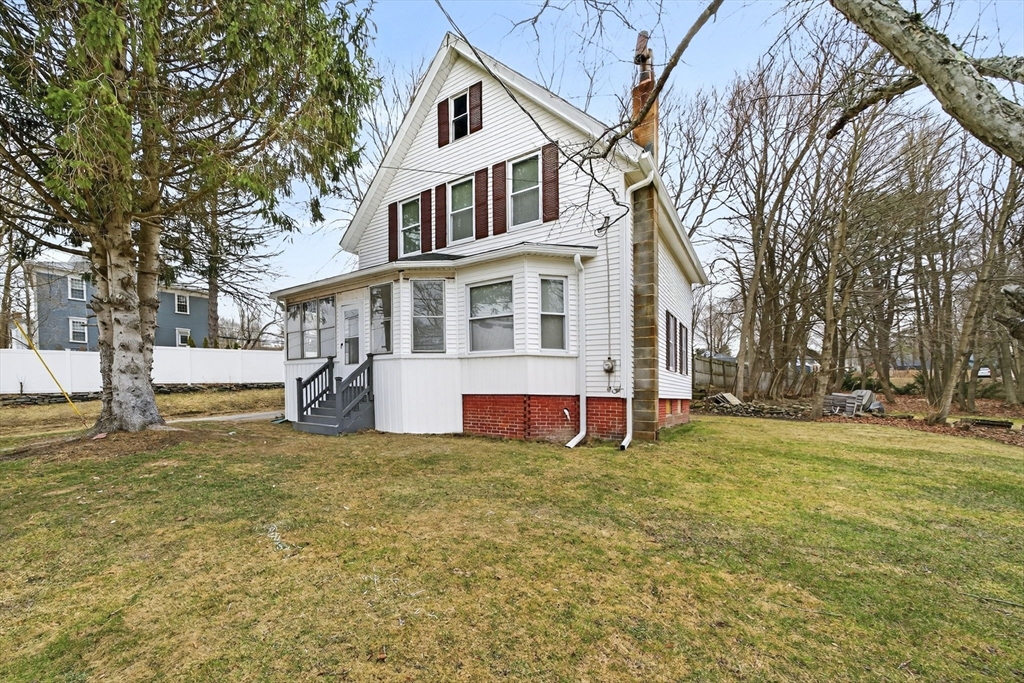 22 Maple St, Templeton, Massachusetts, 3 Bedrooms Bedrooms, 6 Rooms Rooms,1.5 BathroomsBathrooms,Residential,For Sale,Maple St,73492961