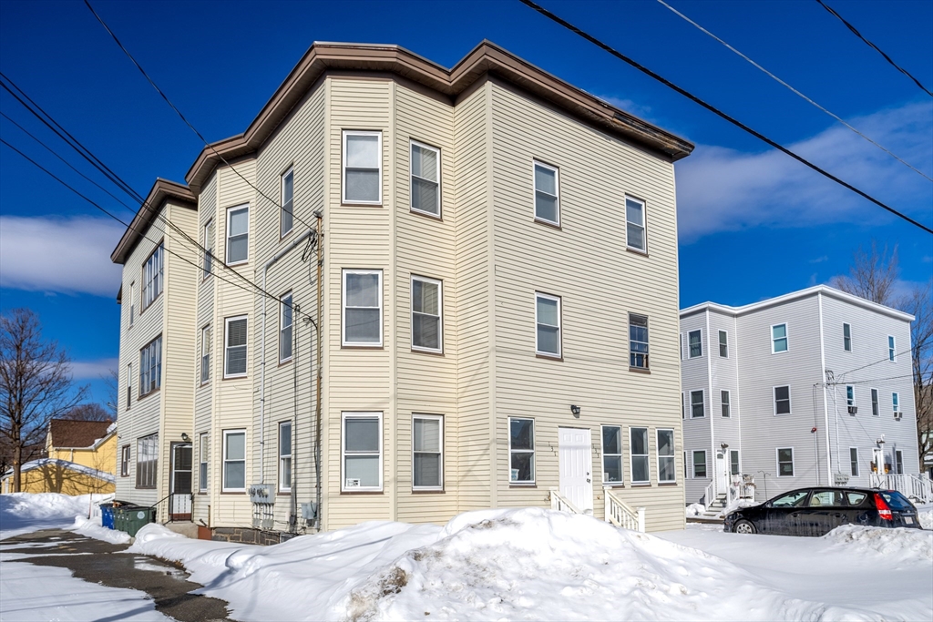 131 Fifth Street, Leominster, Massachusetts, 11 Bedrooms Bedrooms, 22 Rooms Rooms,4.5 BathroomsBathrooms,Residential Income,For Sale,Fifth Street,73477037
