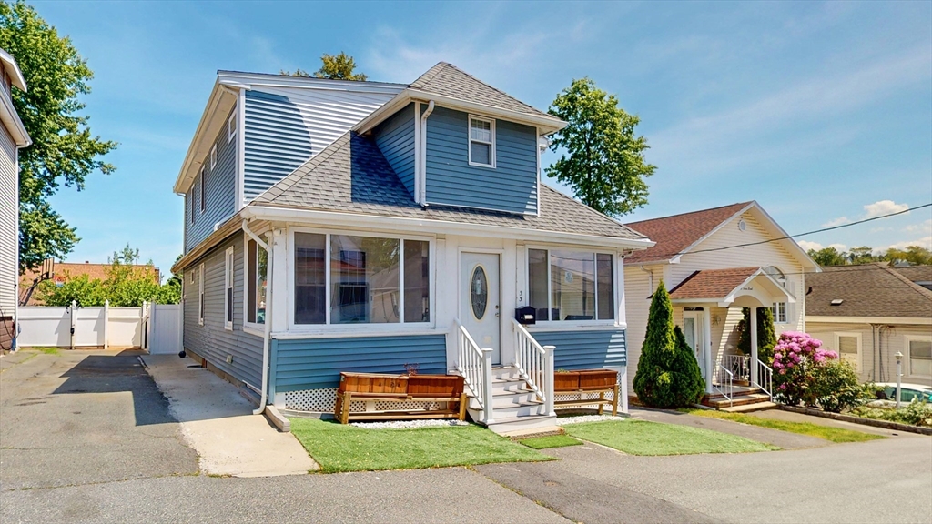 33 Jarvis, Revere, Massachusetts, 3 Bedrooms Bedrooms, 5 Rooms Rooms,2 BathroomsBathrooms,Residential,For Sale,Jarvis,73492959