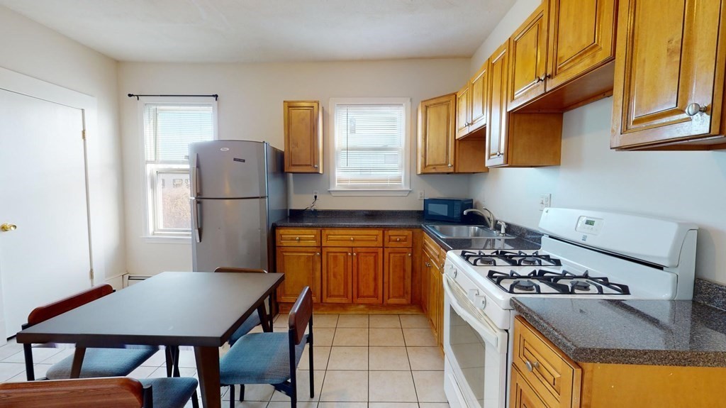 11 Elder Street, Boston, Massachusetts, 4 Bedrooms Bedrooms, 6 Rooms Rooms,1 BathroomBathrooms,Residential Lease,For Rent,Elder Street,73077250