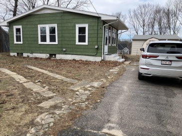 37 Lawn Street, Attleboro, Massachusetts, 2 Bedrooms Bedrooms, 4 Rooms Rooms,1 BathroomBathrooms,Residential Lease,For Rent,Lawn Street,73493064