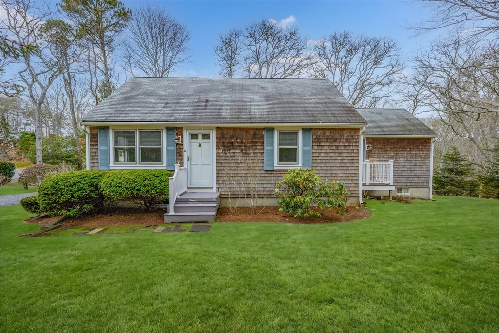 177 Bayview Cir, Barnstable, Massachusetts, 3 Bedrooms Bedrooms, 7 Rooms Rooms,2.5 BathroomsBathrooms,Residential,For Sale,Bayview Cir,73493054