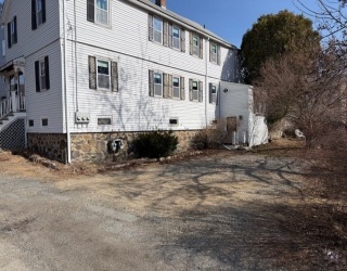 15 Hillside Avenue, Marblehead, Massachusetts, 2 Bedrooms Bedrooms, 6 Rooms Rooms,1 BathroomBathrooms,Residential Lease,For Rent,Hillside Avenue,73493107