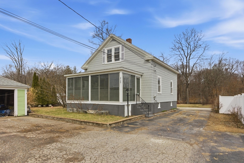 2120 Providence Rd, Northbridge, Massachusetts, 3 Bedrooms Bedrooms, 6 Rooms Rooms,1 BathroomBathrooms,Residential,For Sale,Providence Rd,73492984