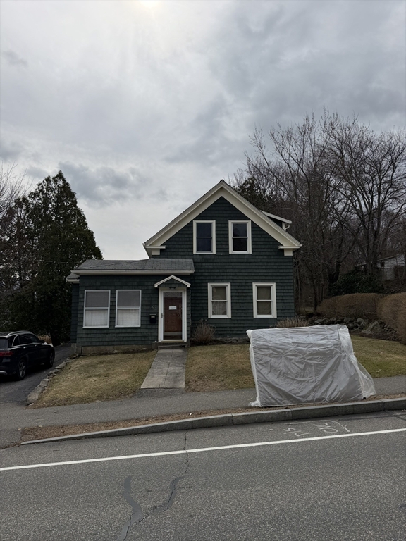 307 Walnut St, Stoughton, Massachusetts, 3 Bedrooms Bedrooms, 6 Rooms Rooms,1 BathroomBathrooms,Residential,For Sale,Walnut St,73493082