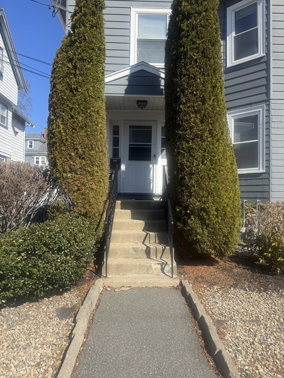 44 Spring, Malden, Massachusetts, 1 Bedroom Bedrooms, 3 Rooms Rooms,1 BathroomBathrooms,Residential Lease,For Rent,Spring,73493151