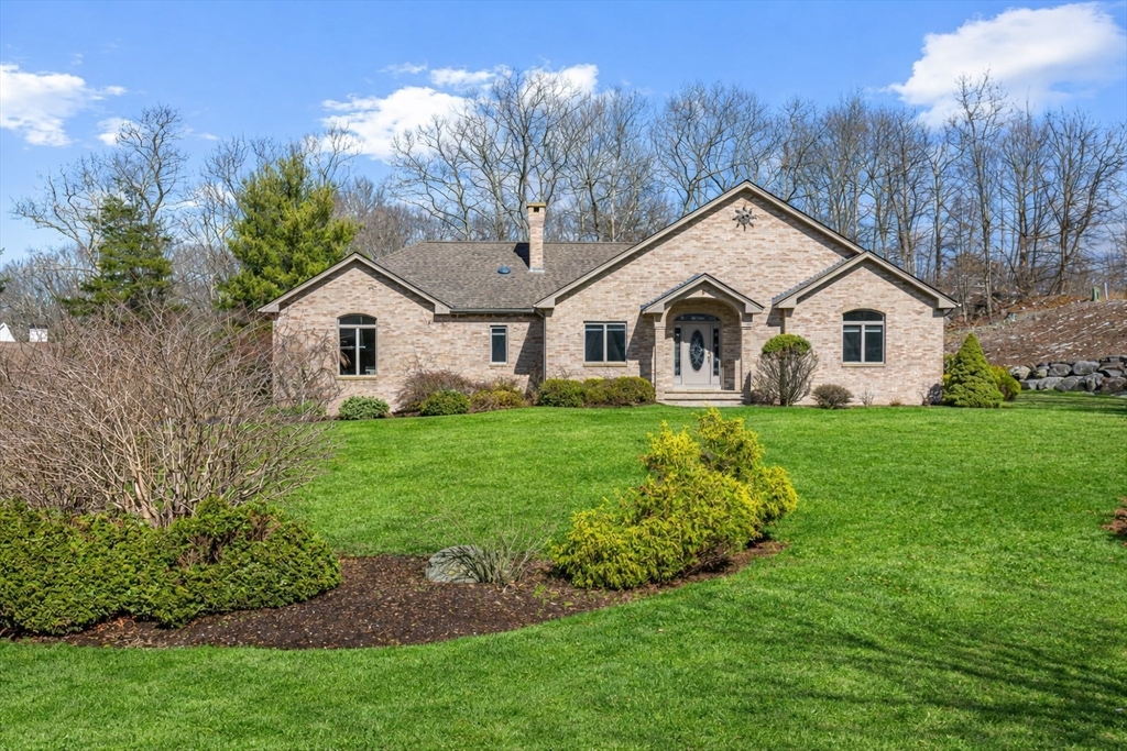 9 Gerry Drive, Seekonk, Massachusetts, 3 Bedrooms Bedrooms, 9 Rooms Rooms,2.5 BathroomsBathrooms,Residential,For Sale,Gerry Drive,73493115