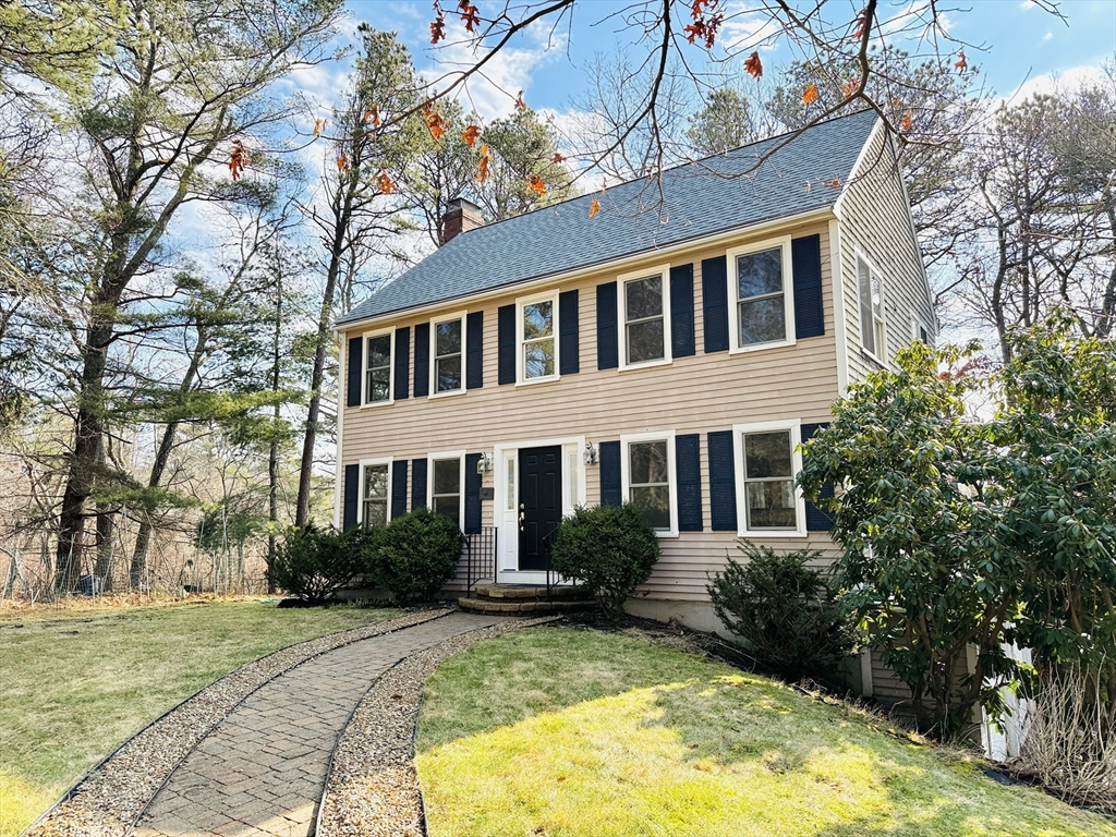 134 Kathleen Dr, Plymouth, Massachusetts, 3 Bedrooms Bedrooms, 6 Rooms Rooms,2 BathroomsBathrooms,Residential,For Sale,Kathleen Dr,73493076