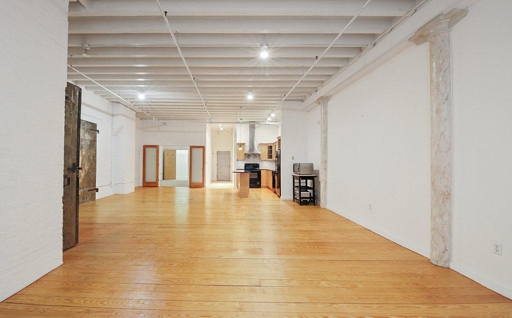 107 South, Boston, Massachusetts, 2 Bedrooms Bedrooms, 2 Rooms Rooms,1 BathroomBathrooms,Residential Lease,For Rent,South,73493161