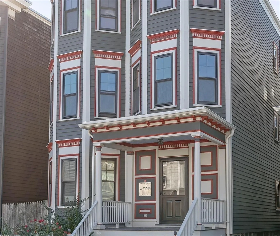 21 1/2 Mount Vernon St, Boston, Massachusetts, 4 Bedrooms Bedrooms, 9 Rooms Rooms,2 BathroomsBathrooms,Residential Lease,For Rent,Mount Vernon St,73493166