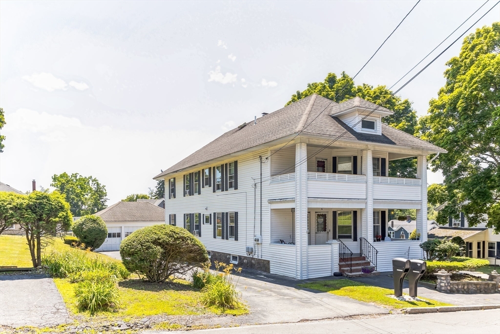 12-14 Wayside Ave, Methuen, Massachusetts, 3 Bedrooms Bedrooms, 7 Rooms Rooms,1 BathroomBathrooms,Residential Lease,For Rent,Wayside Ave,73493183