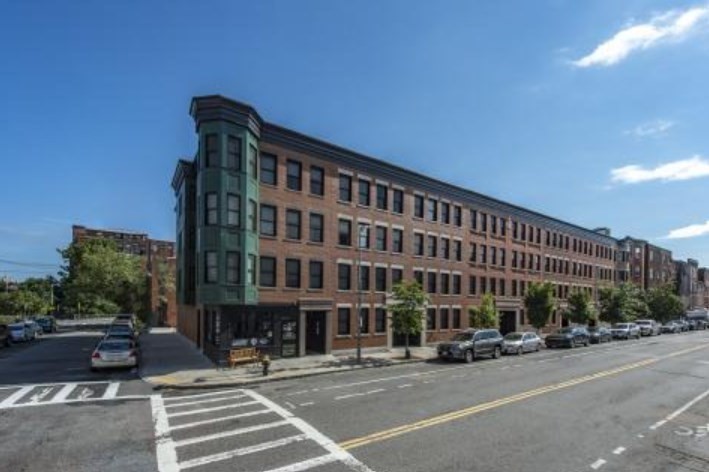 51 Chelsea Street, Boston, Massachusetts, 3 Bedrooms Bedrooms, 5 Rooms Rooms,2 BathroomsBathrooms,Residential Lease,For Rent,Chelsea Street,73493198