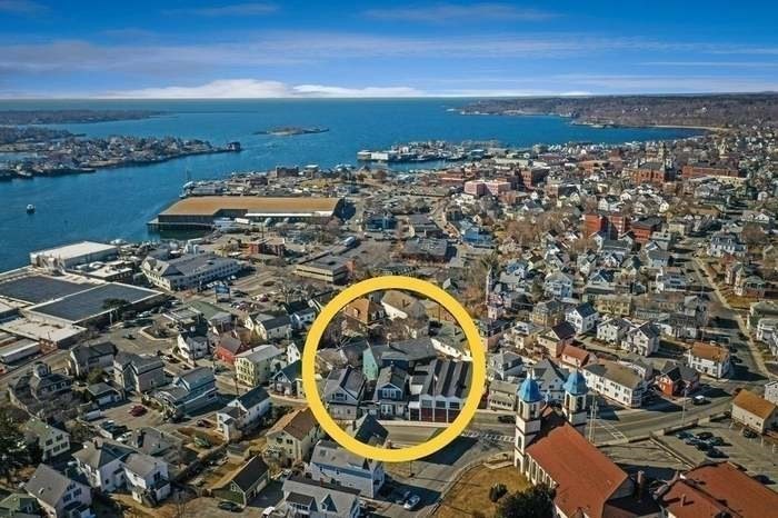 14-R Spring St, Gloucester, Massachusetts, 2 Bedrooms Bedrooms, 5 Rooms Rooms,1 BathroomBathrooms,Residential,For Sale,Spring St,73493217