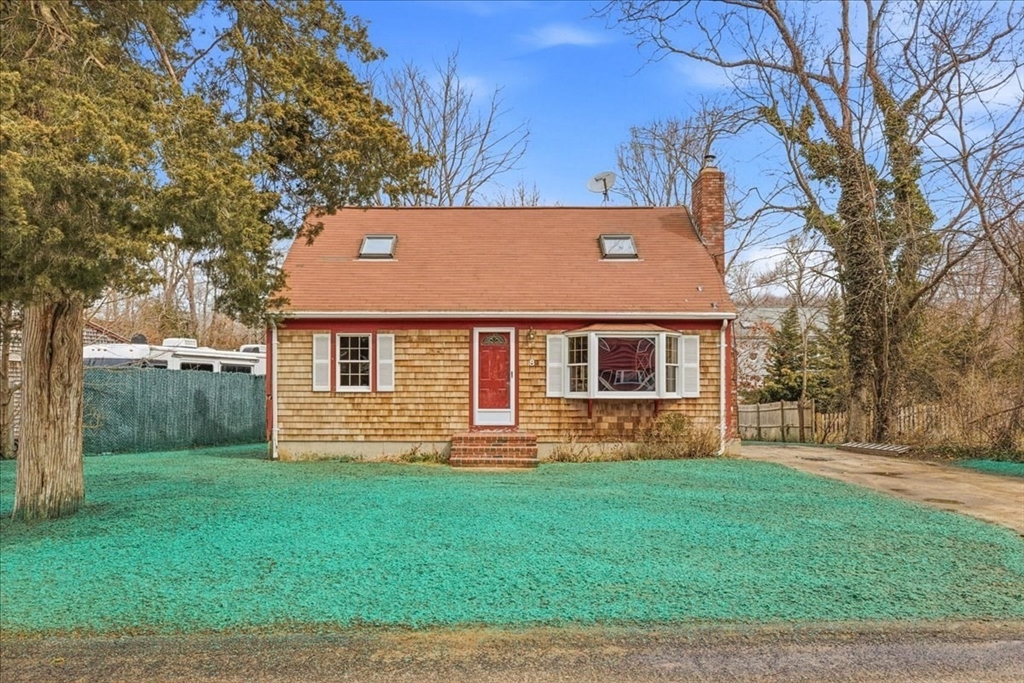 8 Cary Rd, Plymouth, Massachusetts, 3 Bedrooms Bedrooms, 7 Rooms Rooms,1.5 BathroomsBathrooms,Residential,For Sale,Cary Rd,73493238