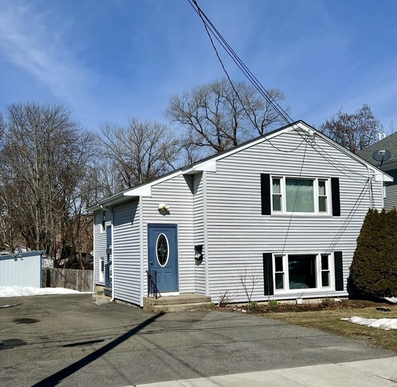 10 Edgemere Rd, Quincy, Massachusetts, 6 Bedrooms Bedrooms, 12 Rooms Rooms,2 BathroomsBathrooms,Residential Income,For Sale,Edgemere Rd,73493252