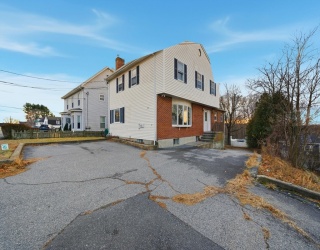 99 Garfield Ave, Woburn, Massachusetts, 4 Bedrooms Bedrooms, 6 Rooms Rooms,1.5 BathroomsBathrooms,Residential Lease,For Rent,Garfield Ave,73493262