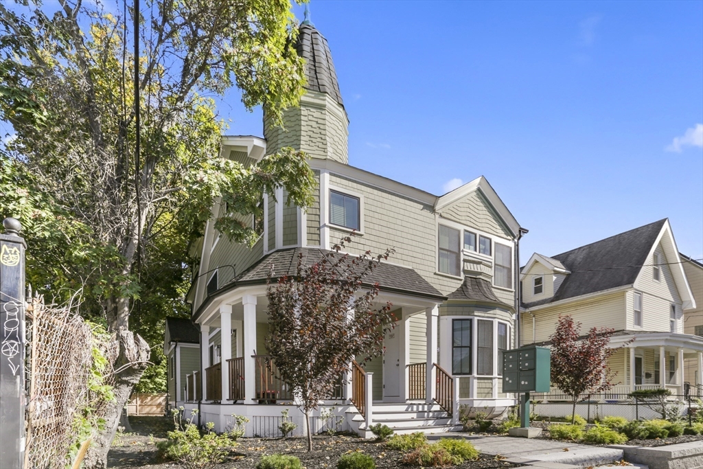 12 Reedsdale Street, Boston, Massachusetts, 2 Bedrooms Bedrooms, 4 Rooms Rooms,2 BathroomsBathrooms,Residential Lease,For Rent,Reedsdale Street,73493263