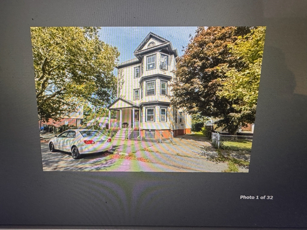 444 Brock Ave, New Bedford, Massachusetts, 9 Bedrooms Bedrooms, 21 Rooms Rooms,3 BathroomsBathrooms,Residential Income,For Sale,Brock Ave,73493276