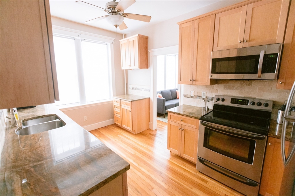 226 Jamaicaway, Boston, Massachusetts, 2 Bedrooms Bedrooms, 4 Rooms Rooms,1 BathroomBathrooms,Residential Lease,For Rent,Jamaicaway,73493297