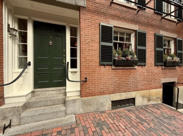 9 West Cedar St, Boston, Massachusetts, 5 Bedrooms Bedrooms, 9 Rooms Rooms,3.5 BathroomsBathrooms,Residential,For Sale,West Cedar St,73493300