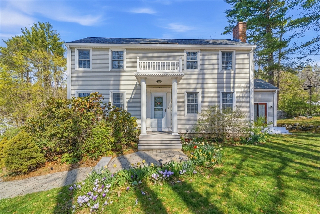 38 Groton Rd, Westford, Massachusetts, 3 Bedrooms Bedrooms, 7 Rooms Rooms,2 BathroomsBathrooms,Residential,For Sale,Groton Rd,73487988