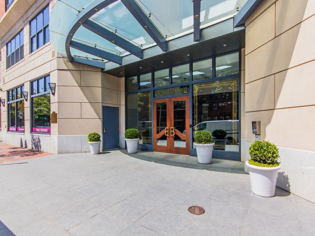 303 Columbus Avenue, Boston, Massachusetts, 3 Bedrooms Bedrooms, 5 Rooms Rooms,3 BathroomsBathrooms,Residential Lease,For Rent,Columbus Avenue,73489773