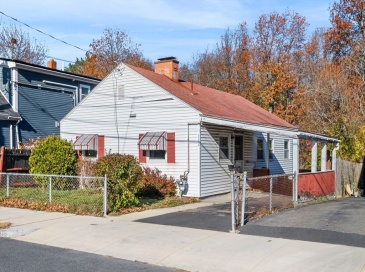 112 Hadley St, Malden, Massachusetts, 3 Bedrooms Bedrooms, 7 Rooms Rooms,1 BathroomBathrooms,Residential,For Sale,Hadley St,73457491
