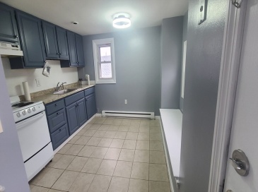 35 Broadsound Ave, Revere, Massachusetts, 2 Bedrooms Bedrooms, 6 Rooms Rooms,1 BathroomBathrooms,Residential Lease,For Rent,Broadsound Ave,73458223