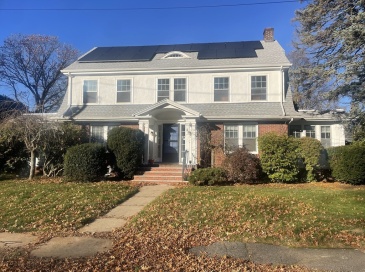 26 Lawrence Rd, Swampscott, Massachusetts, 4 Bedrooms Bedrooms, 10 Rooms Rooms,3.5 BathroomsBathrooms,Residential Lease,For Rent,Lawrence Rd,73456397