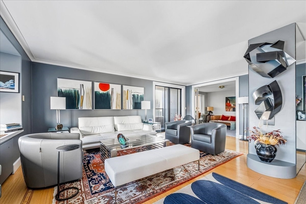 65 East India Row, Boston, Massachusetts, 3 Bedrooms Bedrooms, 6 Rooms Rooms,2.5 BathroomsBathrooms,Residential Lease,For Rent,East India Row,73493347