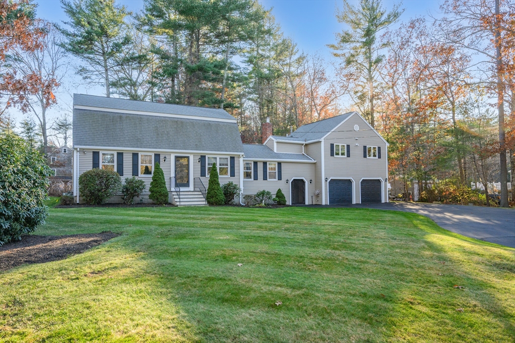 31 Hillcrest Dr, Pembroke, Massachusetts, 5 Bedrooms Bedrooms, 11 Rooms Rooms,3 BathroomsBathrooms,Residential,For Sale,Hillcrest Dr,73490148