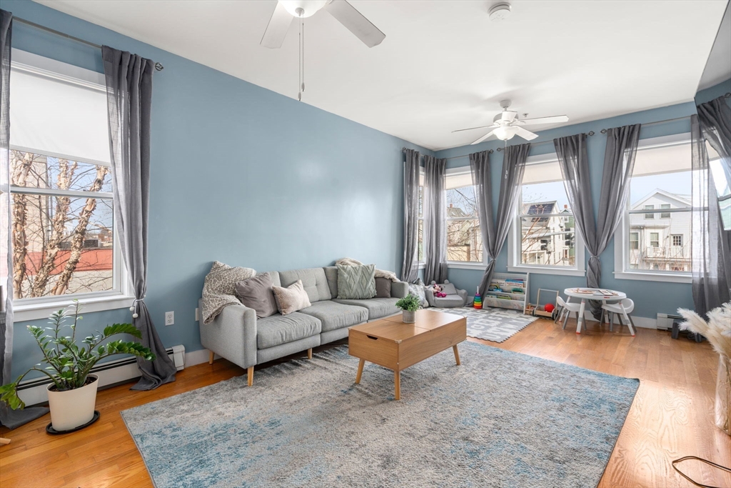 441 Hyde Park Ave, Boston, Massachusetts, 2 Bedrooms Bedrooms, 4 Rooms Rooms,1 BathroomBathrooms,Residential,For Sale,Hyde Park Ave,73493351