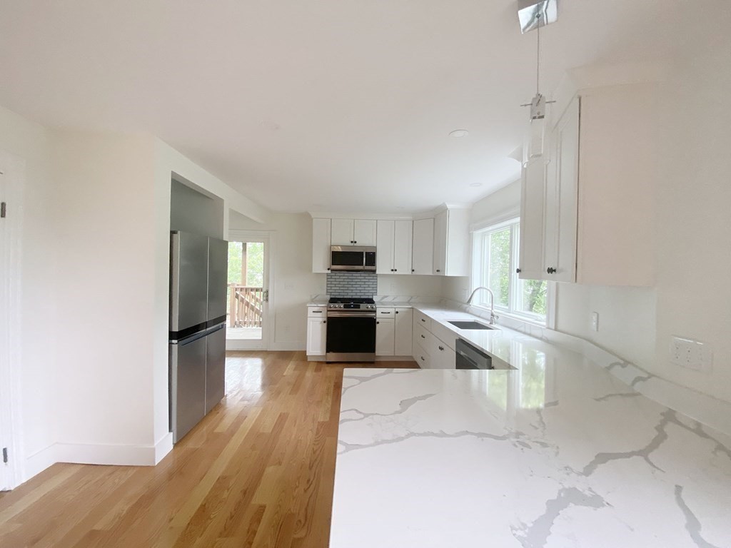 444 Sumner Street, Boston, Massachusetts, 2 Bedrooms Bedrooms, 4 Rooms Rooms,1 BathroomBathrooms,Residential Lease,For Rent,Sumner Street,73493364