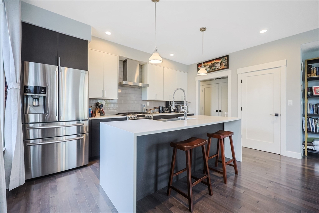 7 Greenley Pl, Boston, Massachusetts, 4 Bedrooms Bedrooms, 7 Rooms Rooms,3 BathroomsBathrooms,Residential,For Sale,Greenley Pl,73493358