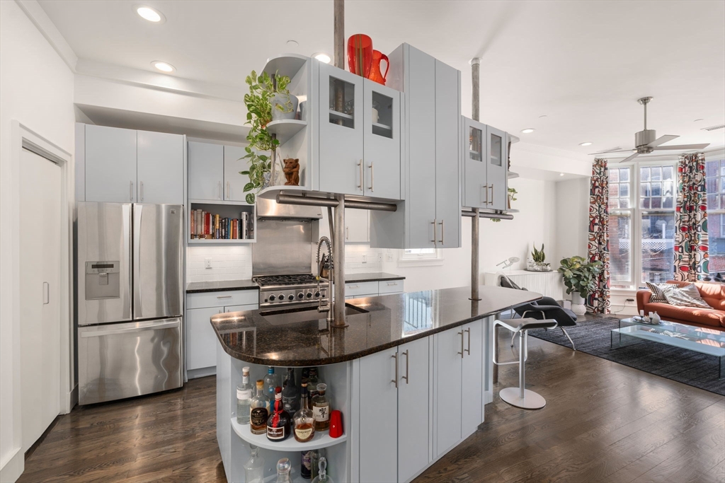 112 W Concord, Boston, Massachusetts, 1 Bedroom Bedrooms, 3 Rooms Rooms,1 BathroomBathrooms,Residential,For Sale,W Concord,73493400