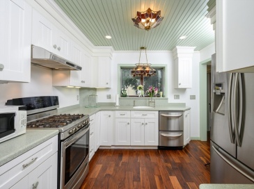 62 Lawn Ave, Quincy, Massachusetts, 3 Bedrooms Bedrooms, 5 Rooms Rooms,1 BathroomBathrooms,Residential Lease,For Rent,Lawn Ave,73493422