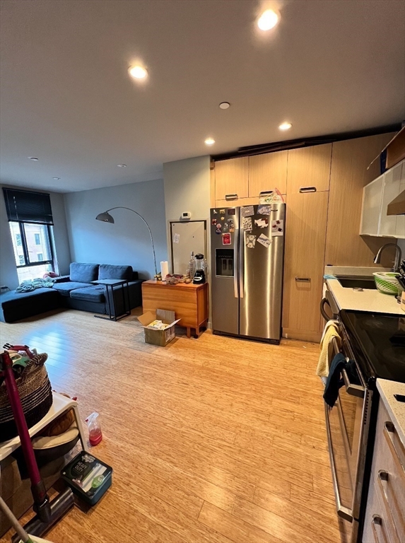 691 Massachusetts Ave., Boston, Massachusetts, 2 Bedrooms Bedrooms, 4 Rooms Rooms,1 BathroomBathrooms,Residential Lease,For Rent,Massachusetts Ave.,73493423