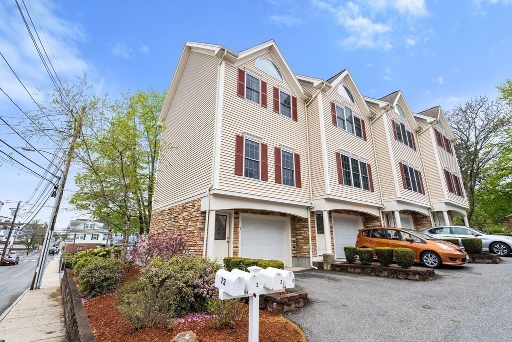 72 Exchange St, Waltham, Massachusetts, 2 Bedrooms Bedrooms, 4 Rooms Rooms,1.5 BathroomsBathrooms,Residential Lease,For Rent,Exchange St,73493432