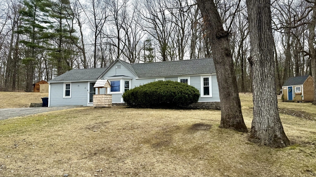 59 Redstone Hill Rd, Sterling, Massachusetts, 2 Bedrooms Bedrooms, 5 Rooms Rooms,1 BathroomBathrooms,Residential,For Sale,Redstone Hill Rd,73493391