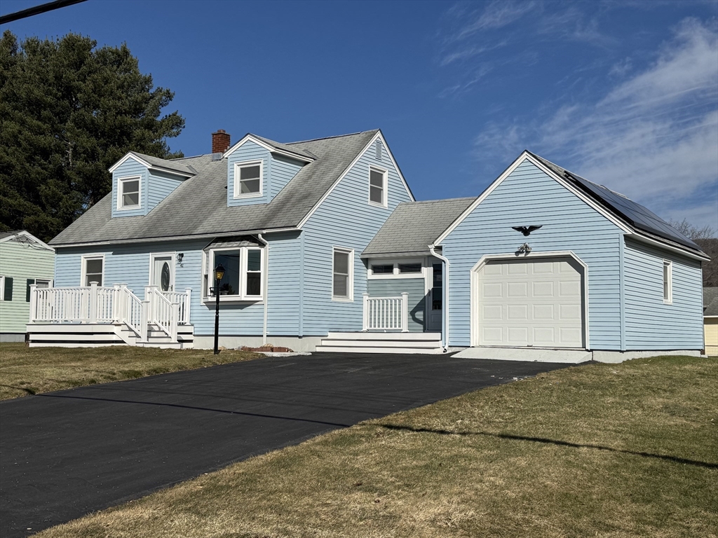 41 Imperial Ave, Pittsfield, Massachusetts, 4 Bedrooms Bedrooms, 6 Rooms Rooms,2 BathroomsBathrooms,Residential,For Sale,Imperial Ave,73493469