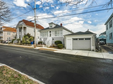 58 Oaklawn St, New Bedford, Massachusetts, 2 Bedrooms Bedrooms, 5 Rooms Rooms,1 BathroomBathrooms,Residential,For Sale,Oaklawn St,73493439