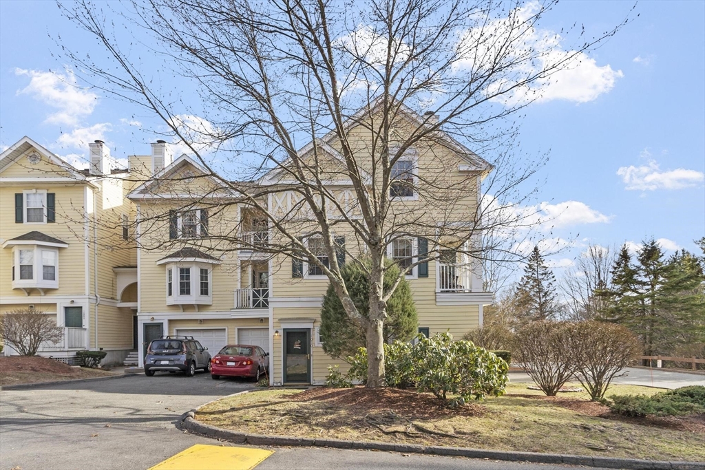 1010 Gazebo Circle, Reading, Massachusetts, 1 Bedroom Bedrooms, 4 Rooms Rooms,1.5 BathroomsBathrooms,Residential,For Sale,Gazebo Circle,73493473