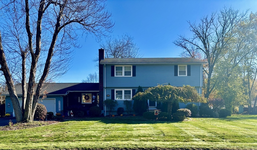 241 Belmont Ave, West Springfield, Massachusetts, 4 Bedrooms Bedrooms, 9 Rooms Rooms,2.5 BathroomsBathrooms,Residential,For Sale,Belmont Ave,73484077