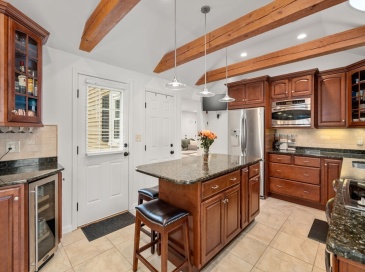 224 Burlington Ave, Wilmington, Massachusetts, 3 Bedrooms Bedrooms, 6 Rooms Rooms,1 BathroomBathrooms,Residential,For Sale,Burlington Ave,73478211