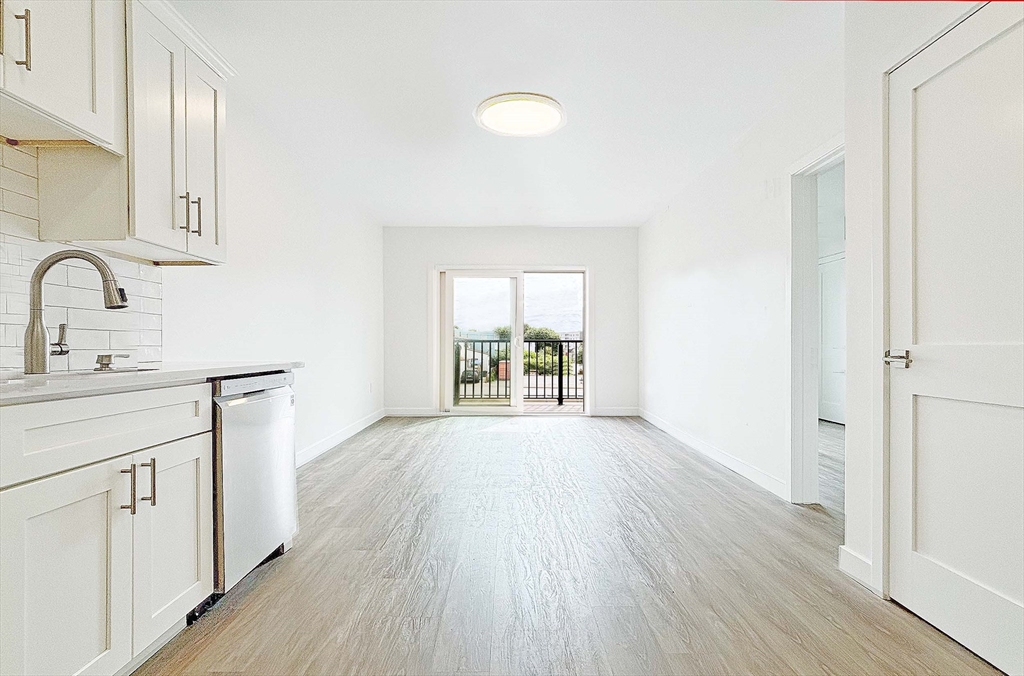 1133 North Shore Rd, Revere, Massachusetts, 1 Bedroom Bedrooms, 4 Rooms Rooms,1 BathroomBathrooms,Residential,For Sale,North Shore Rd,73456158