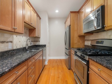 248 Albion St, Wakefield, Massachusetts, 2 Bedrooms Bedrooms, 5 Rooms Rooms,2 BathroomsBathrooms,Residential,For Sale,Albion St,73470265