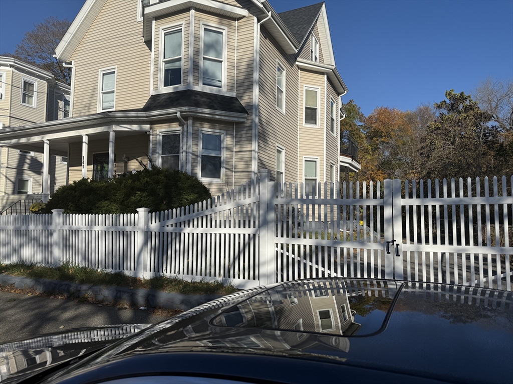 141 Winthrop, Brockton, Massachusetts, 3 Bedrooms Bedrooms, 6 Rooms Rooms,1 BathroomBathrooms,Residential Lease,For Rent,Winthrop,73464202