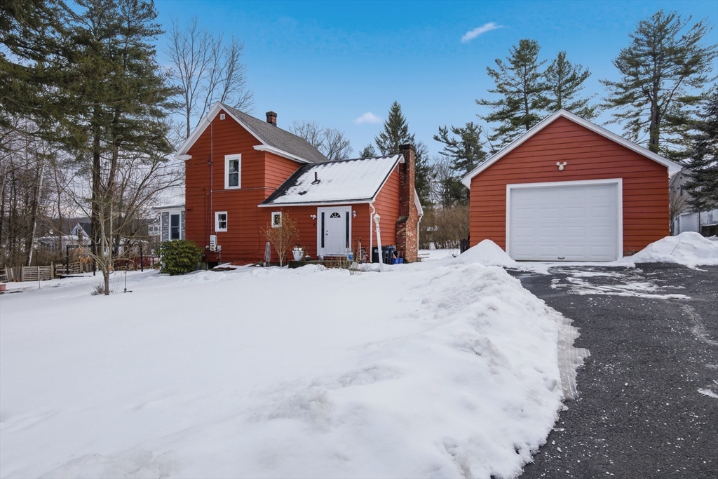 6 Vine Street, Pittsfield, Massachusetts, 2 Bedrooms Bedrooms, 5 Rooms Rooms,1 BathroomBathrooms,Residential,For Sale,Vine Street,73467455